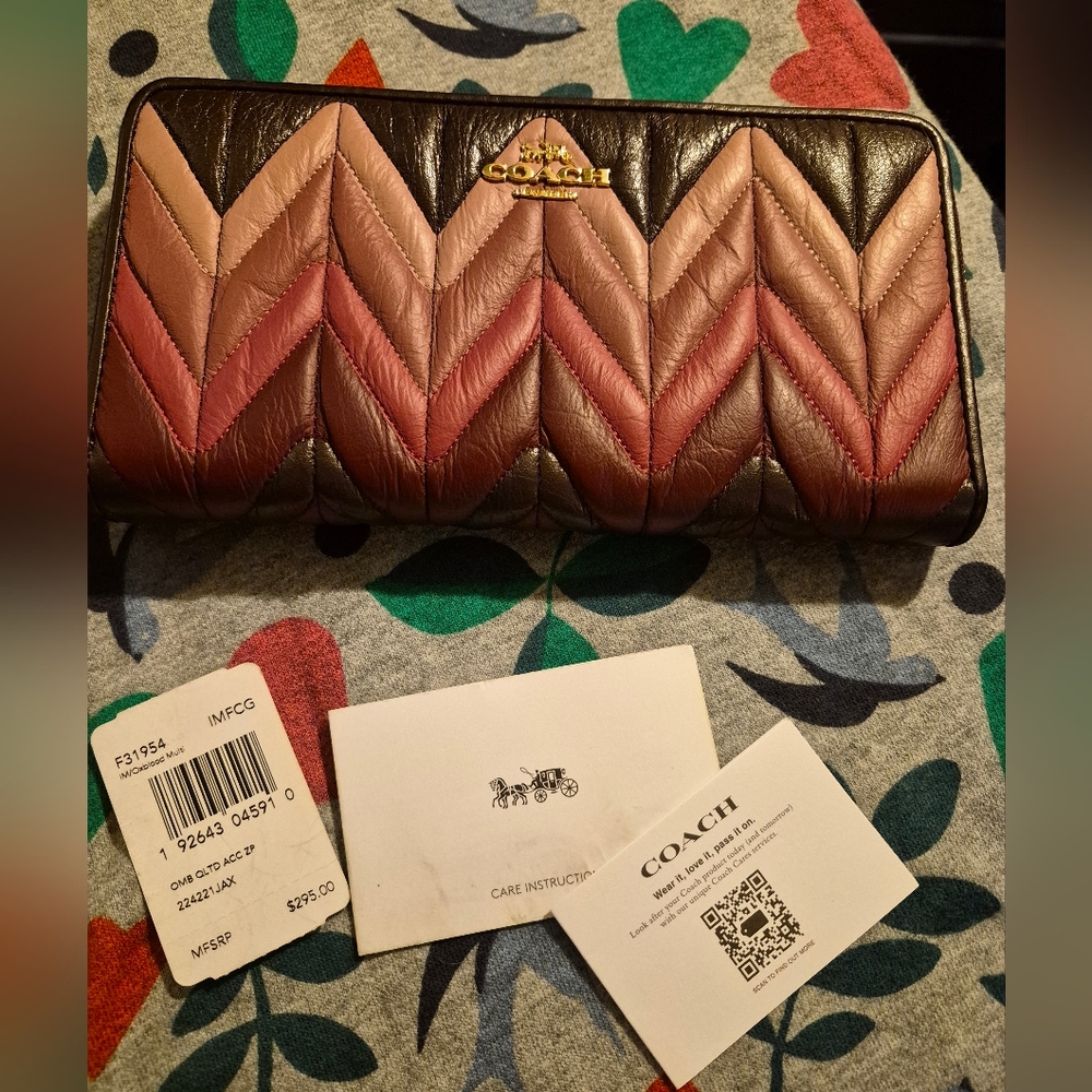 COACH 🎀 CONTINENTAL WALLET ♥️ OMBRE QUILTED ACCORDIAN ZIP ♥️ OXBLOOD MULTI🔥NWT